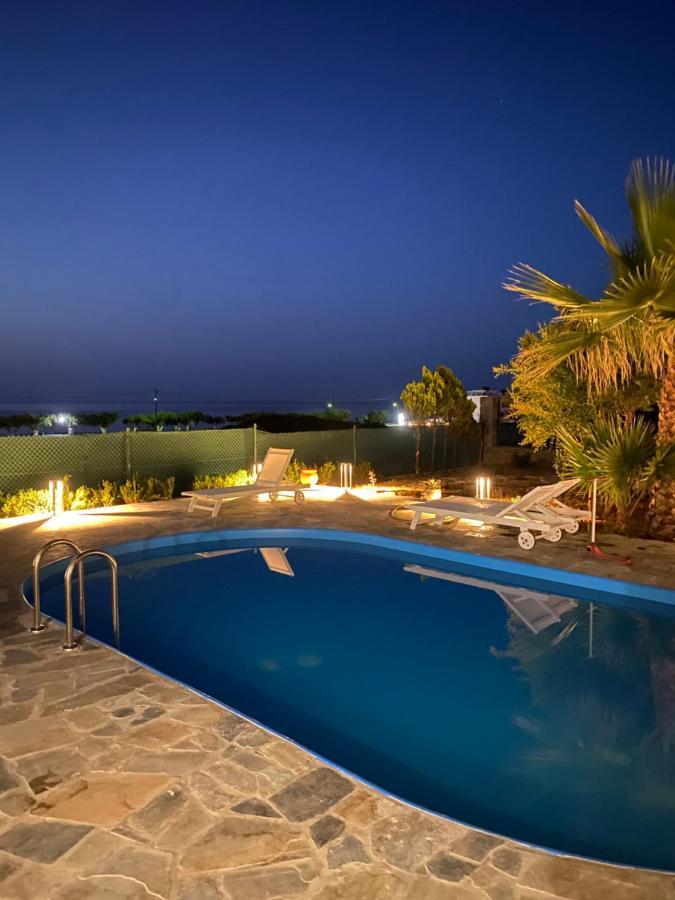 Villa Elena Mílatos Buitenkant foto