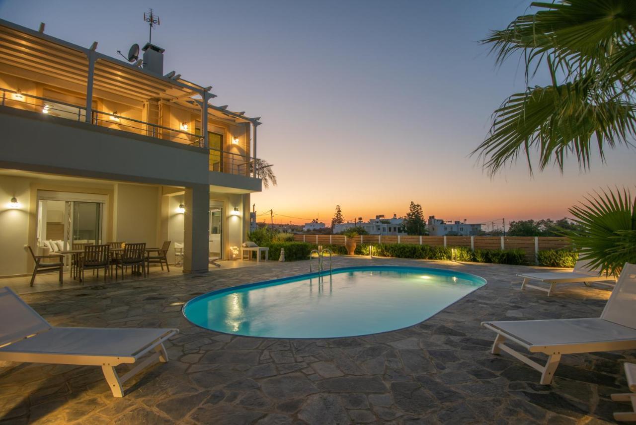 Villa Elena Mílatos Buitenkant foto