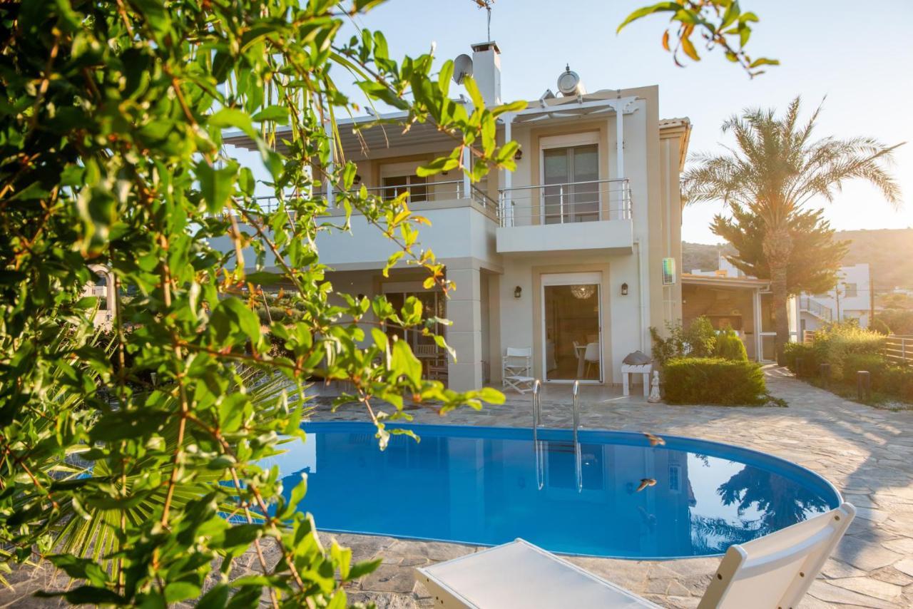 Villa Elena Mílatos Buitenkant foto