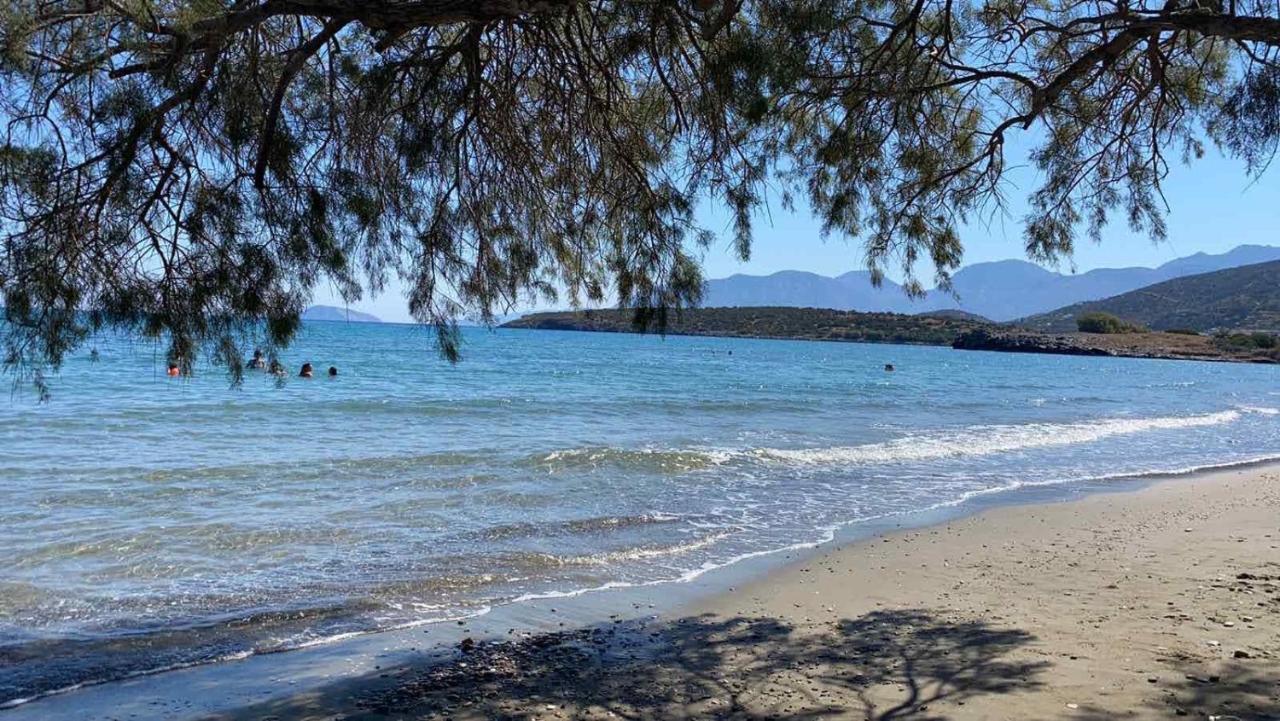 Villa Elena Mílatos Buitenkant foto
